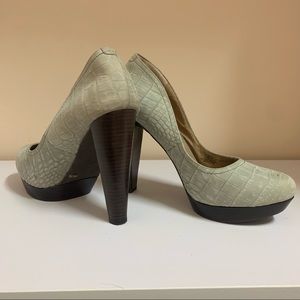 Jessica Simpson Suede Heels